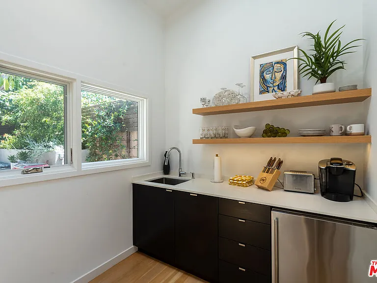 10920 Wagner St — Photo 3