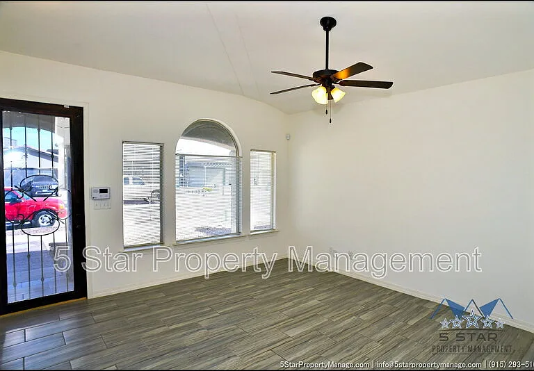 781 Croxdale St — Photo 9