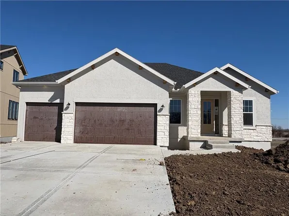 15260 W 161st Ct, Olathe, KS 66062