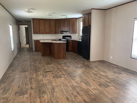 Living Room/Dining/Kitchen