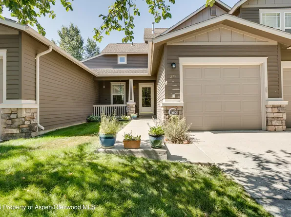 215 W Capital Ct, New Castle, CO 81647