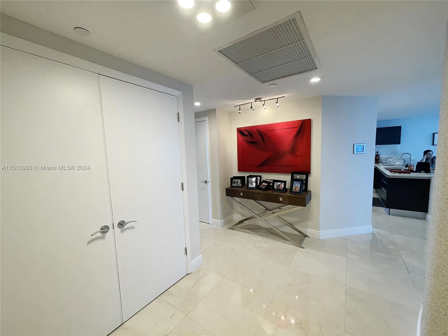 4 bed, 4.5 bath, 2394 sqft, $16,000 — Photo 2