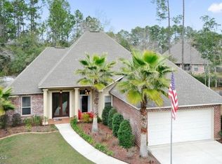 6412 Oliwa Pl, Diamondhead, MS 39525