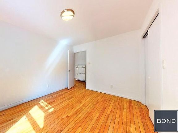 4th image of 130 W 10th St #7