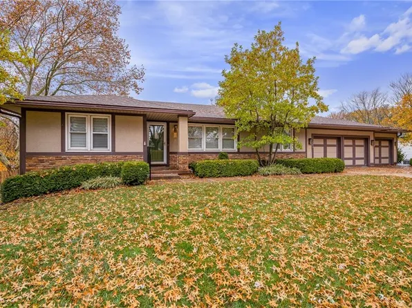 1214 Scott Dr, Liberty, MO 64068