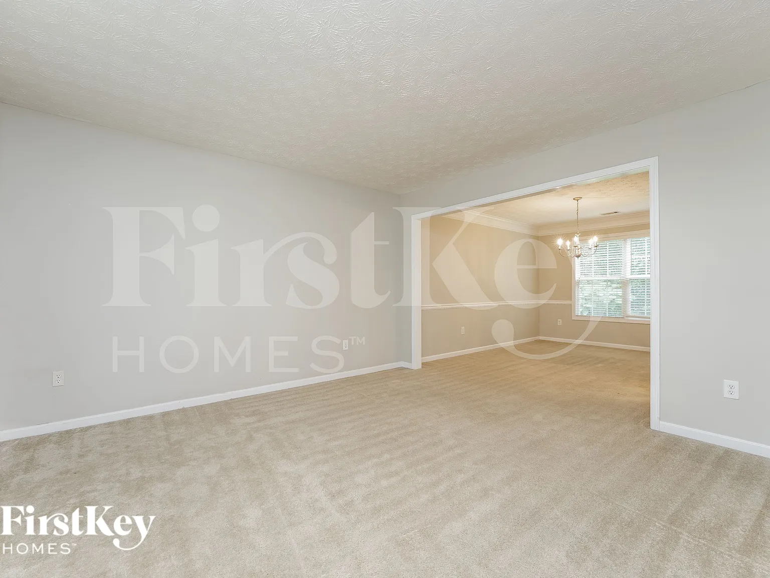4 bed, 2.5 bath, 2360 sqft, $2,185 — Photo 2