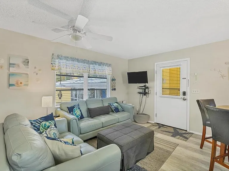 301 Avenida Madera #A — Photo 2