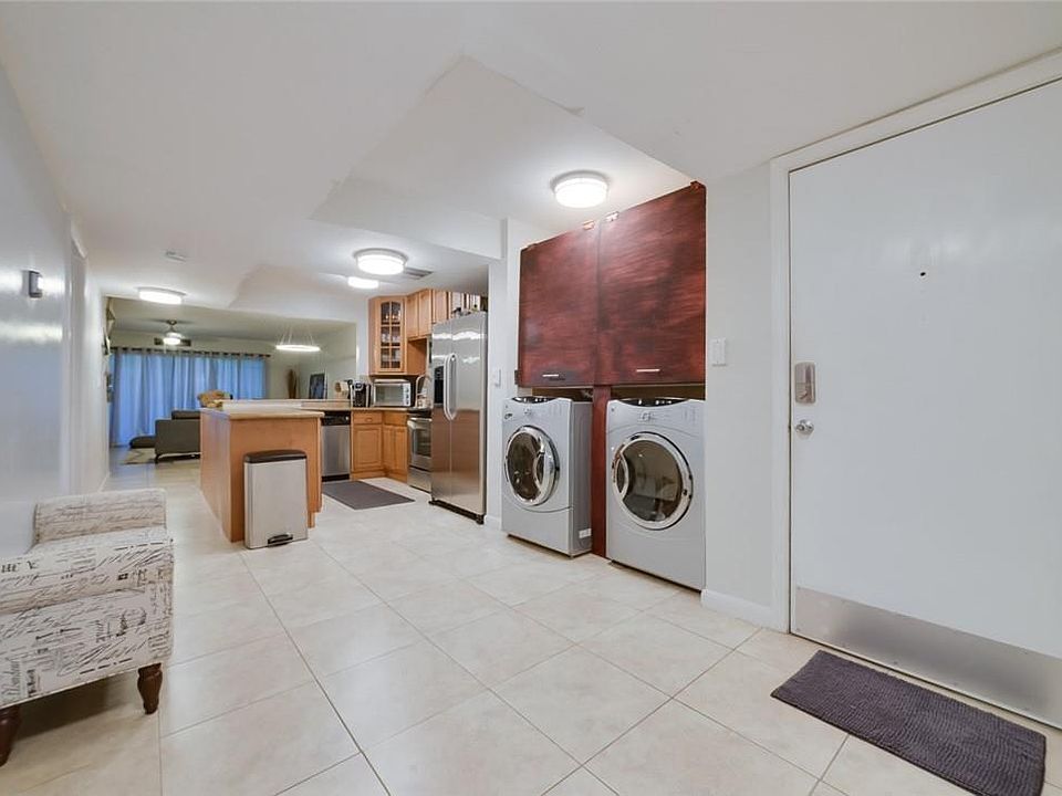 2nd image of 1021 Mockingbird Ln APT 102