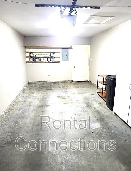 1412 W Walnut St — Photo 6