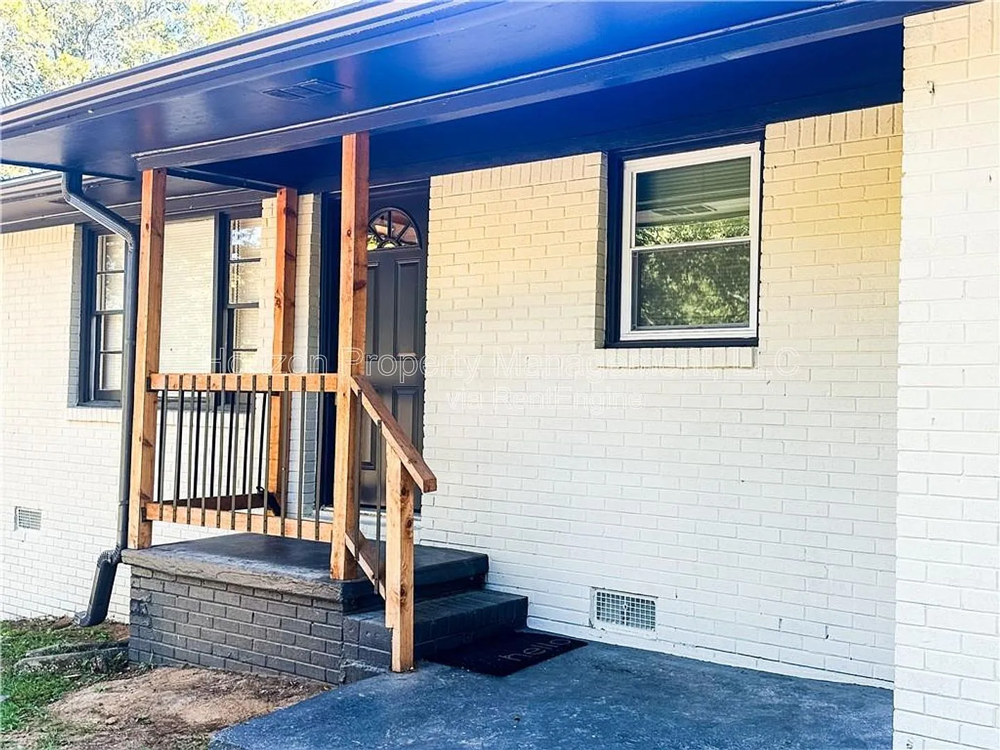4 bed, 2.0 bath, 1363 sqft, $1,895 — Photo 2