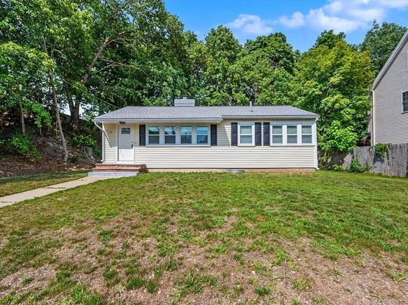 28 Hayes Ave, Lowell, MA 01854