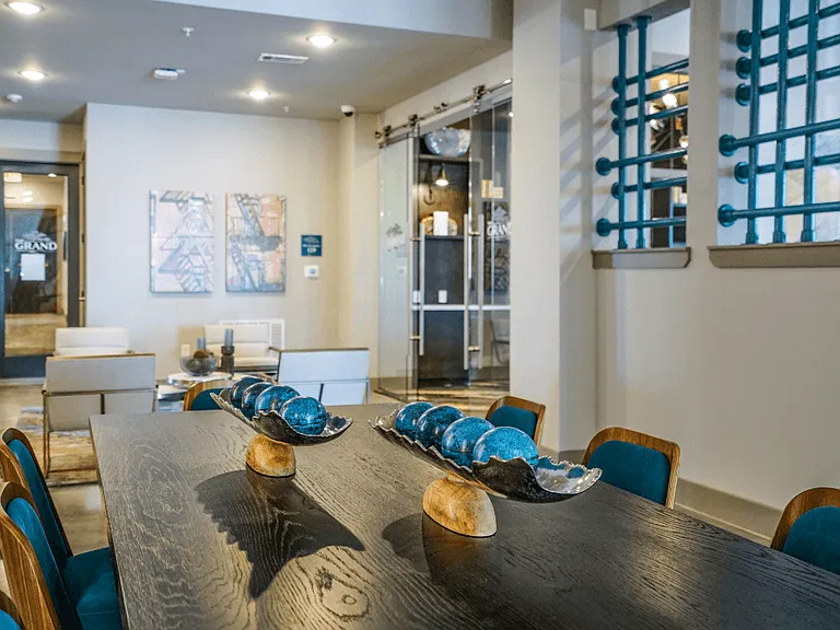 The Grand at Manor Apartments — Photo 8