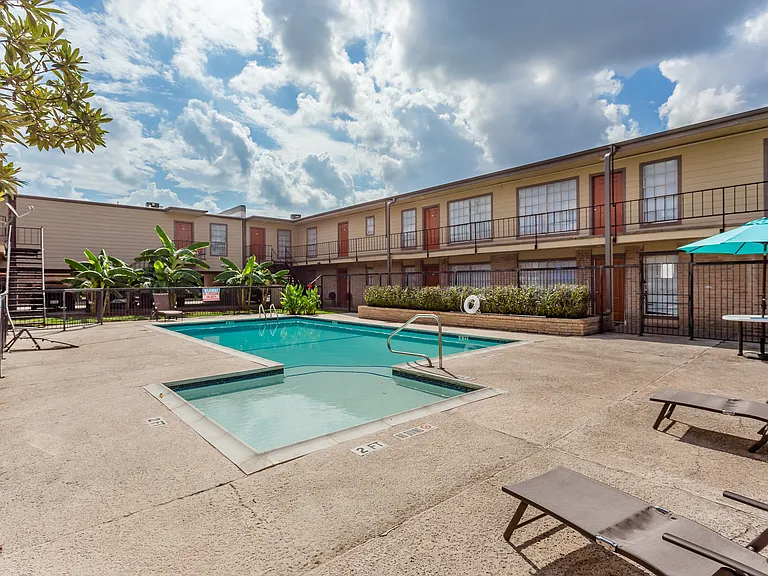Las Velas at Hillcroft Apts. — Photo 10