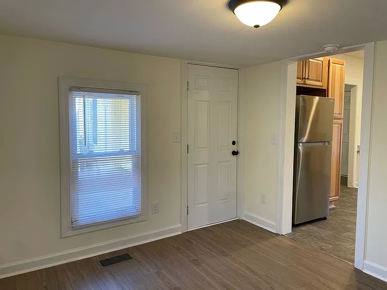 1125 N Main St — Photo 9