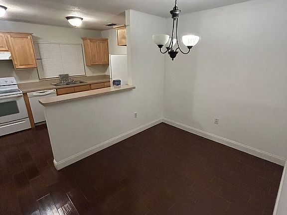3rd image of 1307 W Honeytree Ln #3