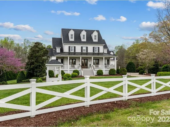 735 Davidson Run Ln, Davidson, NC 28036