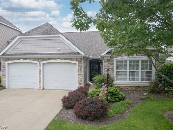 3500 River Rock Dr, Cuyahoga Falls, OH 44223