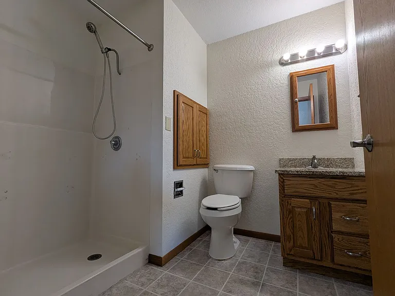 1100 Grove St — Photo 12