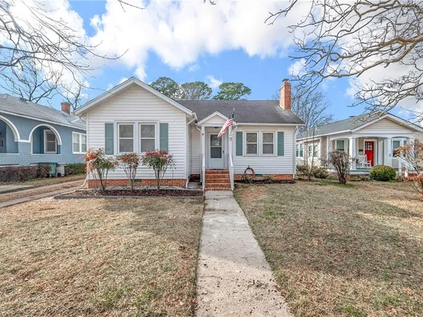 71 Algonquin Rd, Hampton, VA 23661