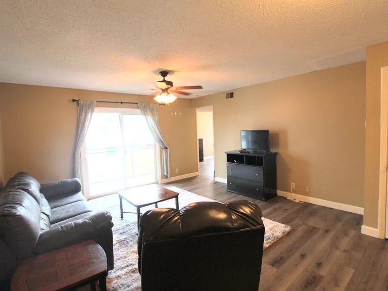 1390H Hunters Rd — Photo 32