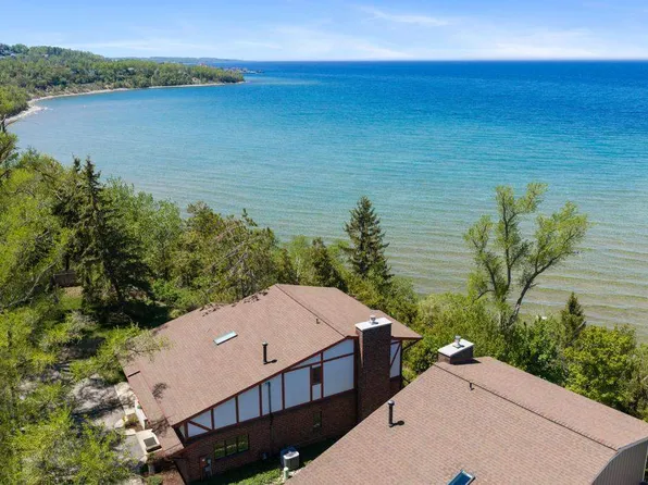 1200 Charlevoix Ave APT 1, Petoskey, MI 49770