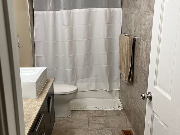 2nd image of 1005 167th Pl NE