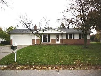 4541 Greenfield Dr photo 1