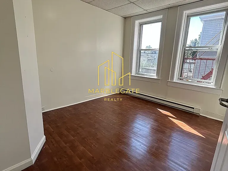 280 Verona Ave #V33 — Photo 8