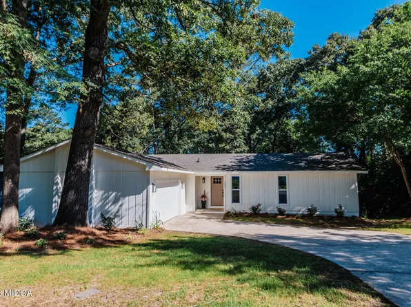 121 Eastlake Dr, Warner Robins, GA 31093