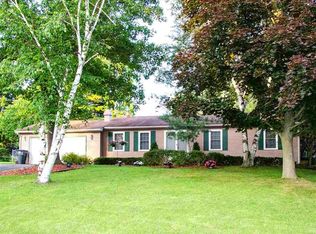 6527 Woodmere Rd, Jackson, MI 49201
