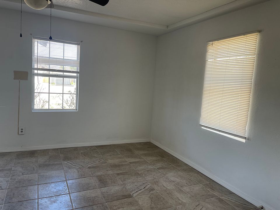 1st image of 1008 E 2nd St