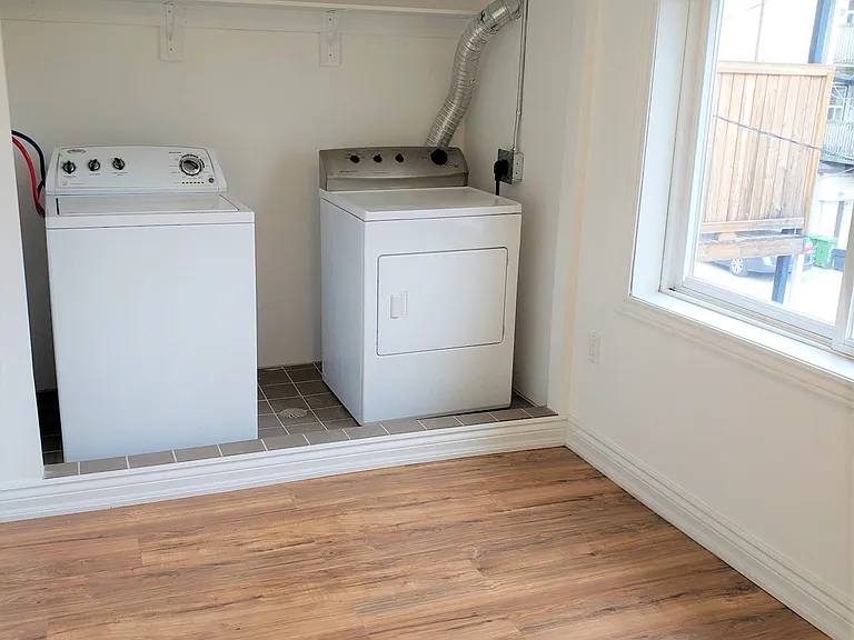 541 Palmerston Blvd #2 — Photo 13