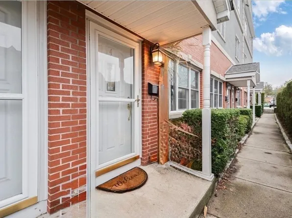 32-32 Park St #4, Attleboro, MA 02703