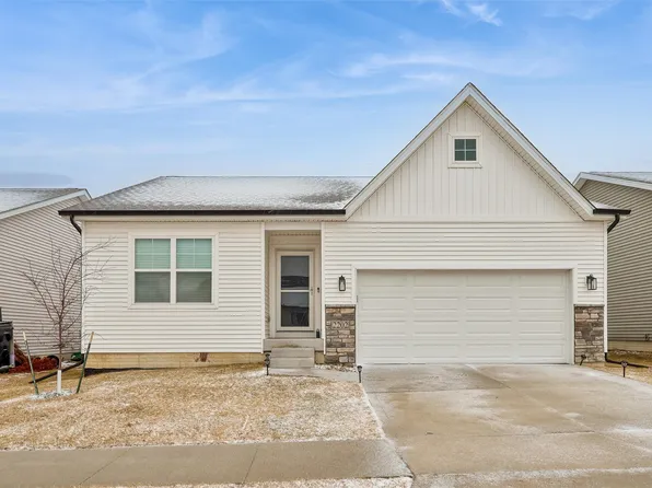2202 Barry Dr, Adel, IA 50003