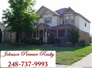 6825 Jasmine Dr, Troy, MI 48098