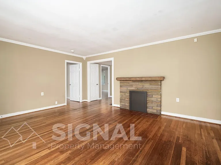 1156 Skyline Dr — Photo 8