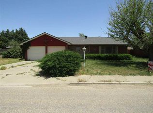 102 NW 12th St, Dimmitt, TX 79027