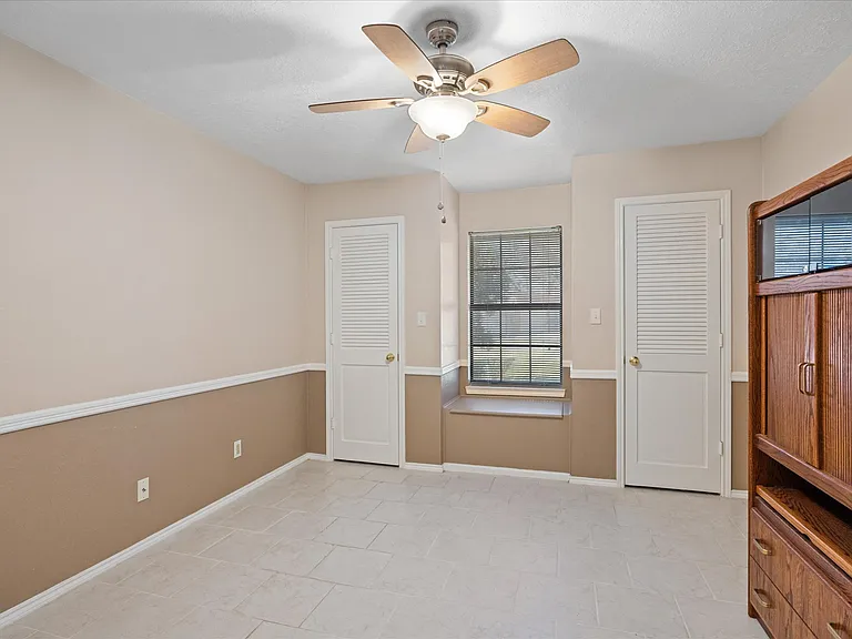 417 Sky Harbour Ct — Photo 12