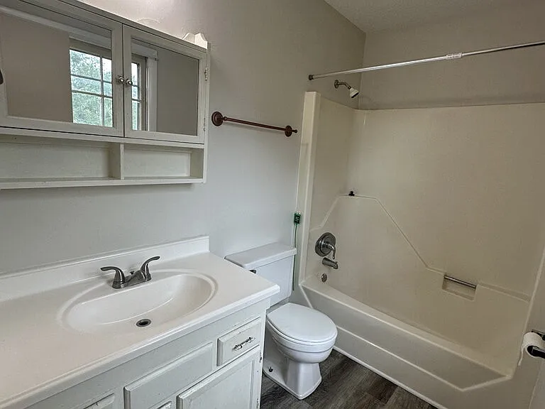 109 Palace Cir — Photo 8