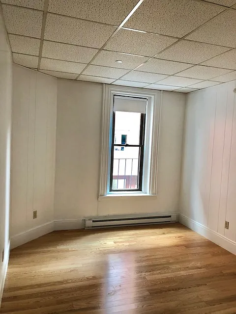 272 Newbury St #4