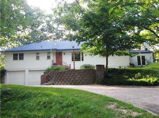 3020 Carroll Dr SE, Cedar Rapids, IA 52403