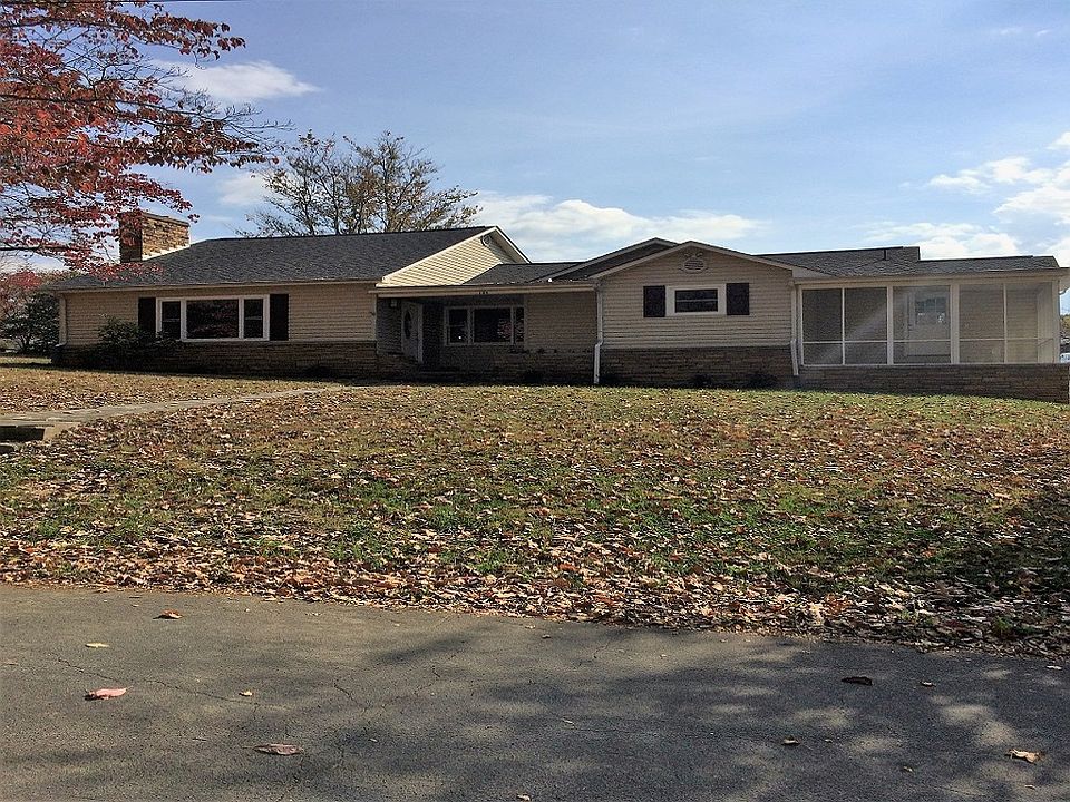 1st image of 136 Woodland Dr