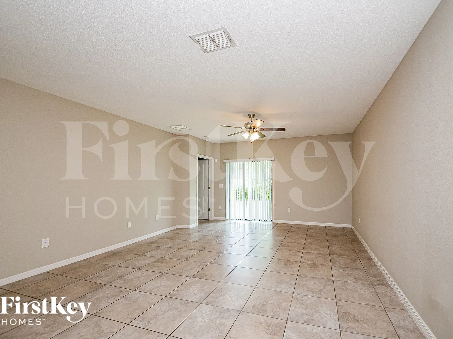 5 bed, 2.0 bath, 2389 sqft, $2,150 — Photo 2