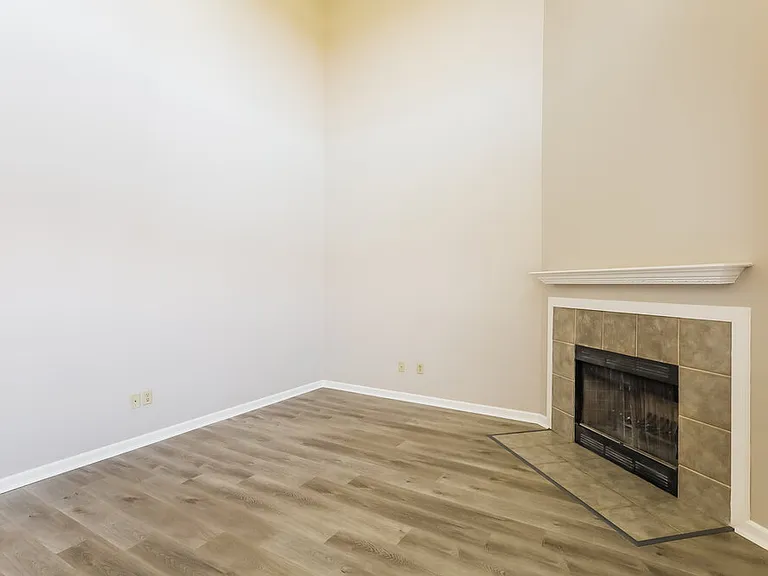 7051 N Laredo Dr — Photo 8