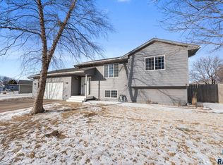 110 Atkins Dr, Tea, SD 57064
