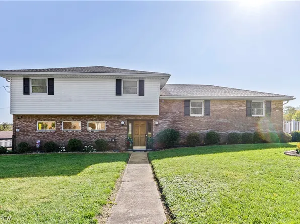 214 Hideaway Acres Rd, New Cumberland, WV 26047