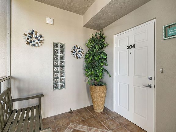 3rd image of 907 Panama Ct Unit 204