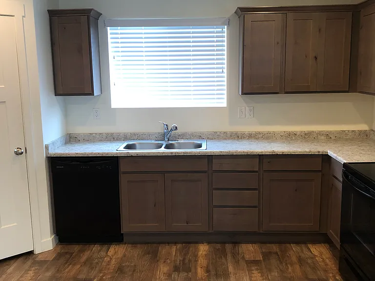 81 E 700 N — Photo 11