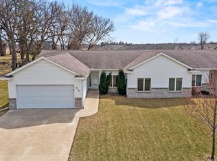 915 22nd St SE, Owatonna, MN 55060