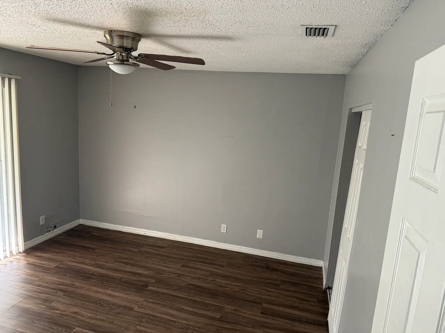 2 bed, 1000 sqft, $1,200 — Photo 4
